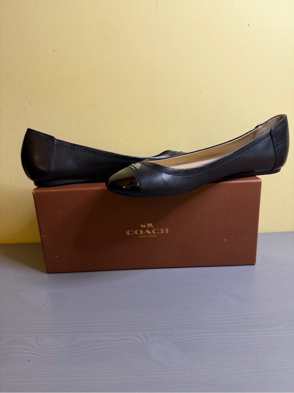 Coach Chelsea Women’s Black Leather Patent Cap-Toe Ballet Flats, size 9 M